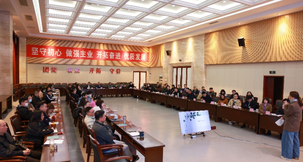 077A1525_����