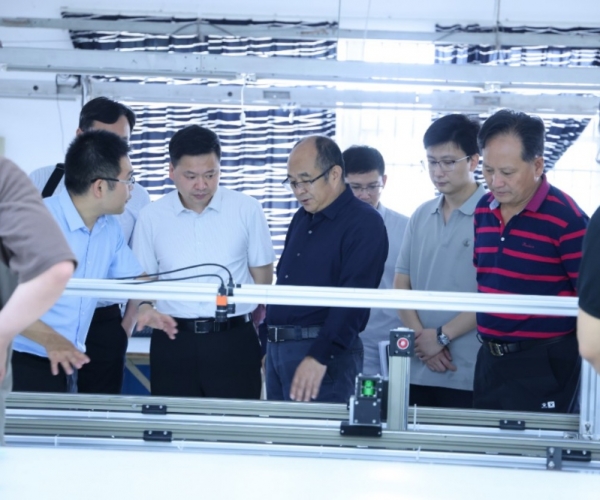 ��Ůװ��������������ؼ����������ҵ��Ӧ�á��ɹ�����