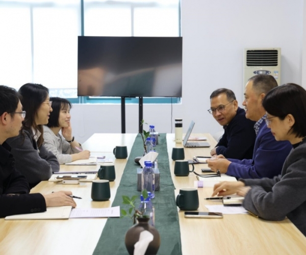 ���Ĺػ���ʵ����������������������ͬ��ı��չ